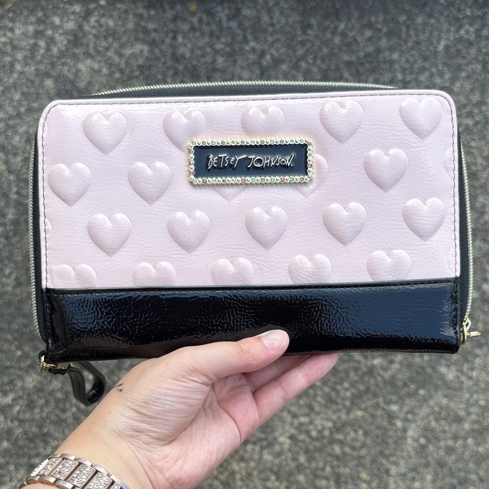 Betsey Johnson Light Pink and Black Heart Wallet
